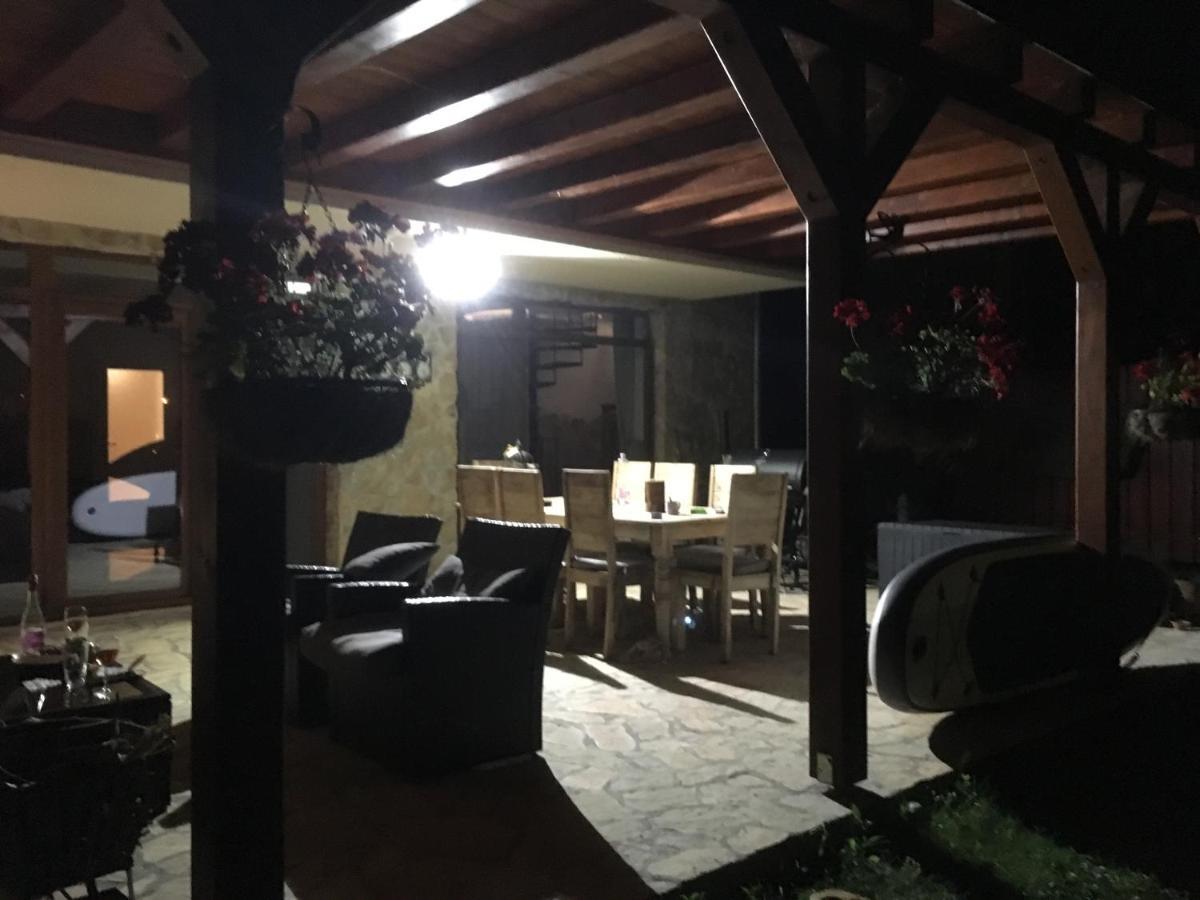 Beach House Orfu Exterior photo